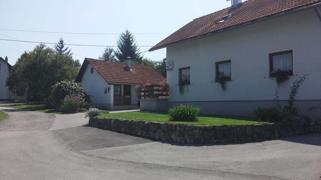 Guest House Family Dukic Rakovica Extérieur photo